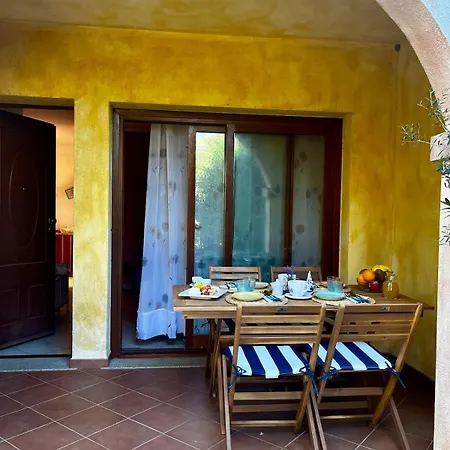 House With Private Garden Holiday home